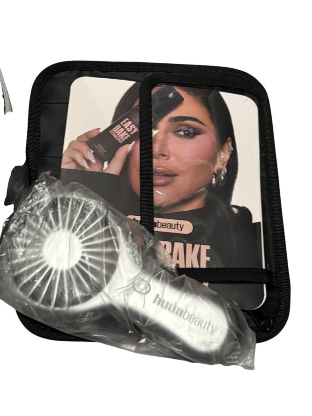 Huda Beauty Silver Makeup Bag Easy Bake Set - Picture 10 of 10